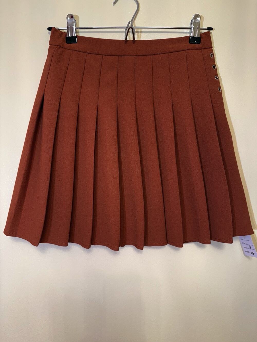 New Sz Small  Short Pleated Skirt Women Red Brown Length 16.5”